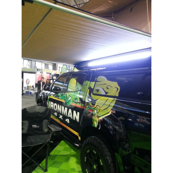Umbrar lateral ironman 4x4 cu iluminare led, 2.5m latime x 2.5 m extindere